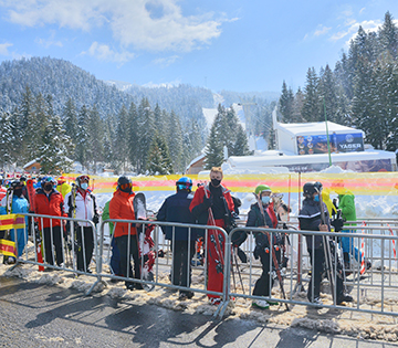 Autoritățile au verificat aplicarea noilor măsuri de siguranță în Poiana Brașov. Sezonul de schi mai poate dura două săptămâni, dar numai dacă toată lumea rămâne responsabilă și respectă regulile