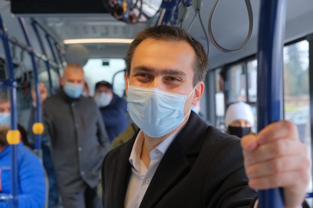 cea mai buna crema de fata romaneasca regim anti-imbatranire dermaliv