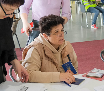Servicii consulare aduse la CATTIA, pentru cetățenii ucraineni refugiați la Brașov
