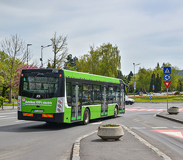 Vești bune pentru șcheieni – vor putea ajunge direct cu autobuzul la Piața Dacia, în Livada Poștei, în centrul civic sau Bartolomeu, iar brașovenii vor ajunge mai ușor la Pietrele lui Solomon