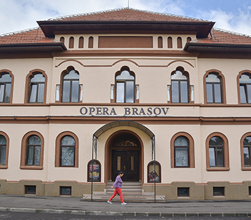 Opera Brașov devine mai primitoare cu spectatorii săi