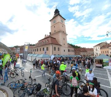 Sute de brașoveni, la Parada Bicicliștilor, evenimentul final al Forumului Orașelor Verzi