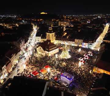 Magia iernii a ajuns la Brașov. 1 milion de luminițe s-au aprins în această seară