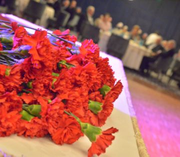 După doi ani de pauză, municipalitatea îi sărbătorește pe seniorii Brașovului care au împlinit 50 de ani de căsătorie