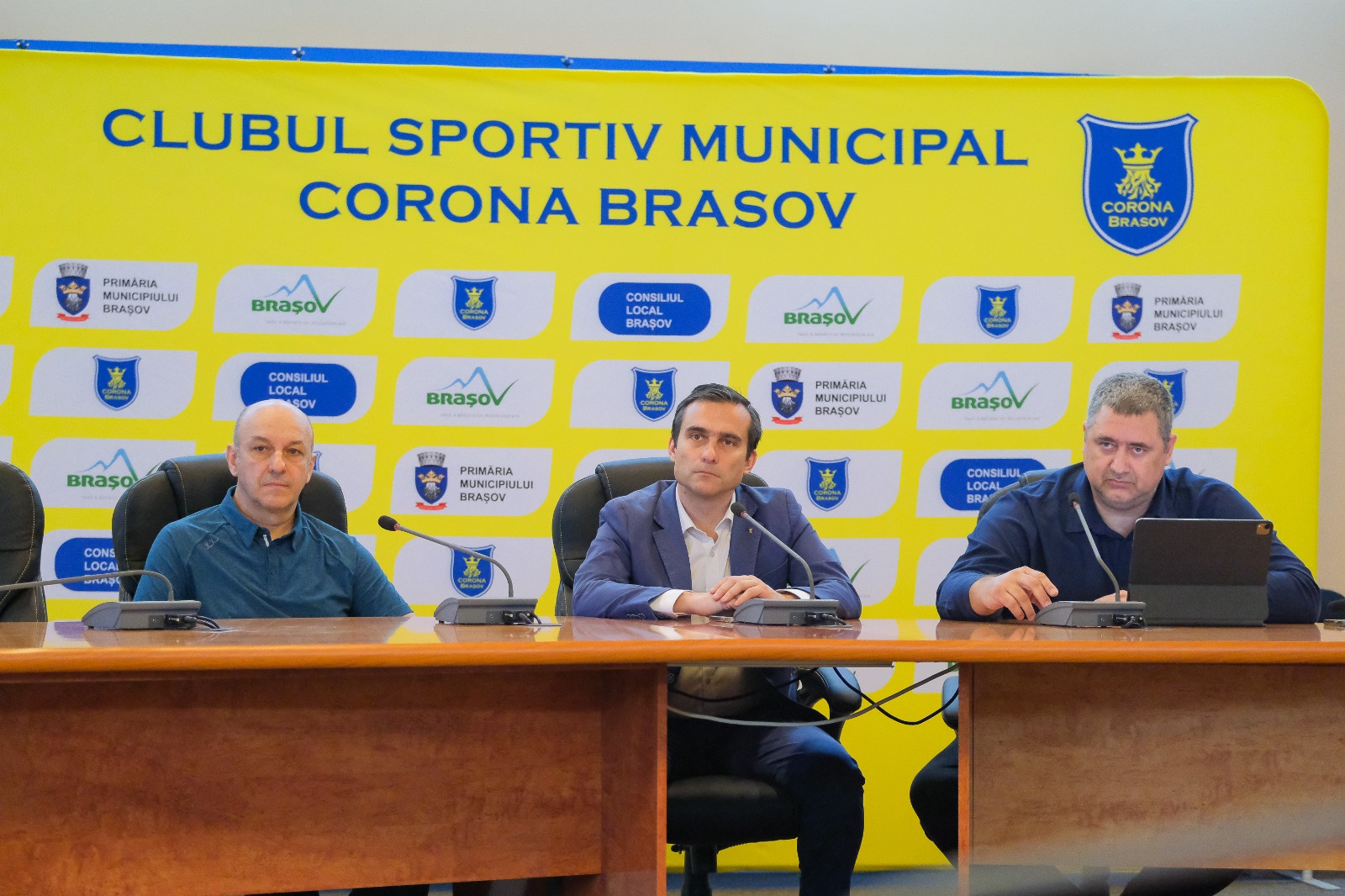 conferinta de presa Corona
