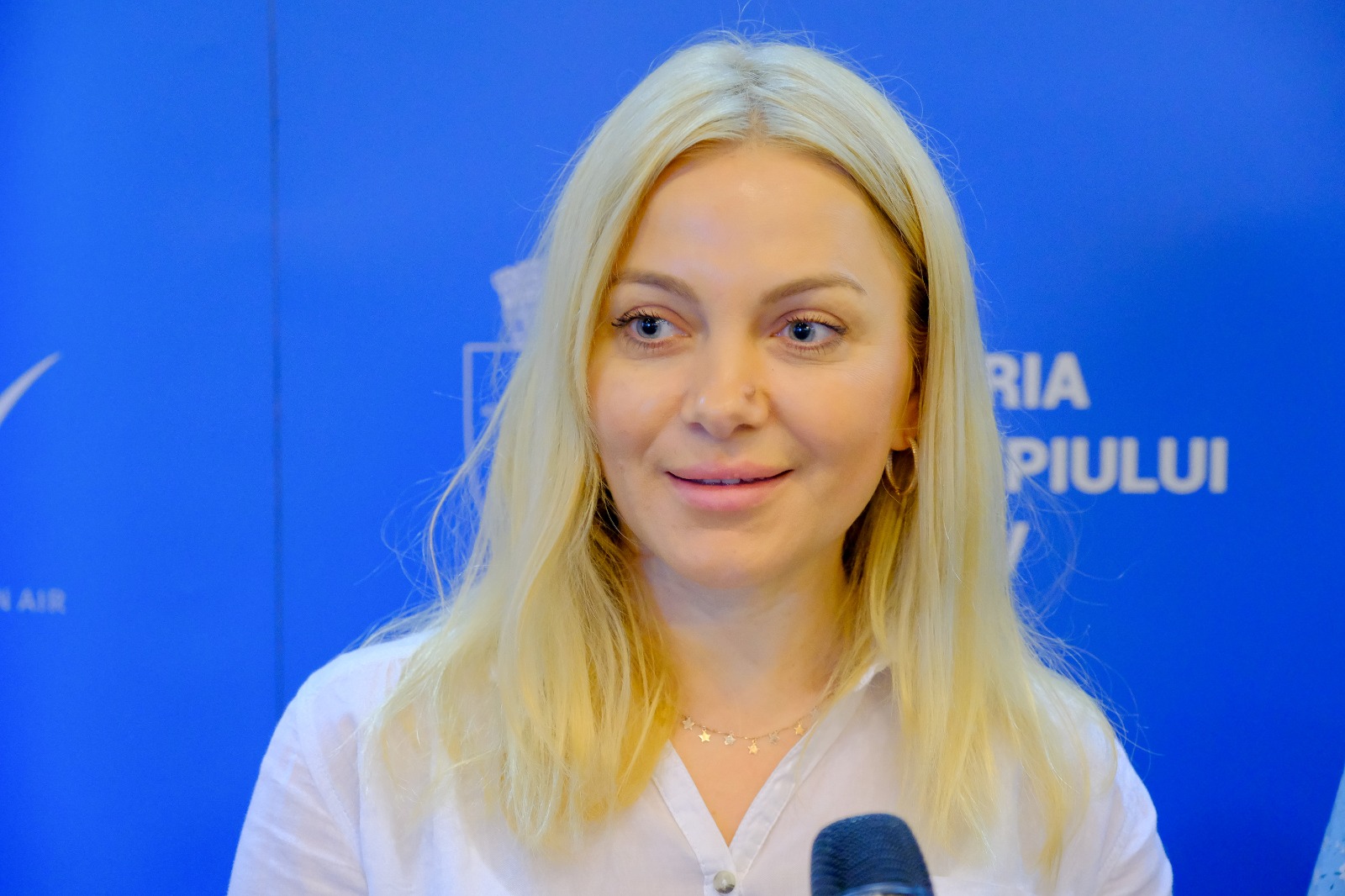 Yana Melnychuk