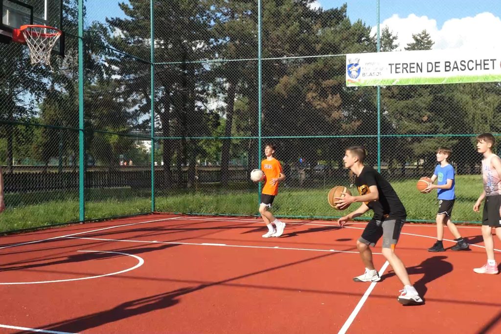 teren baschet tartan