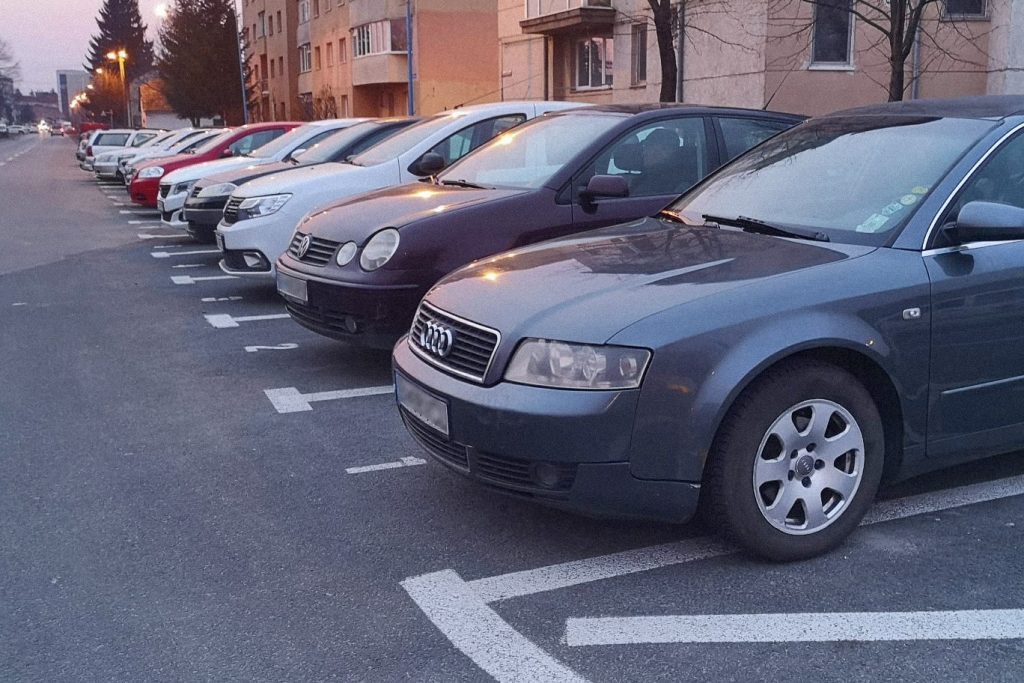 parcări rezidențiale