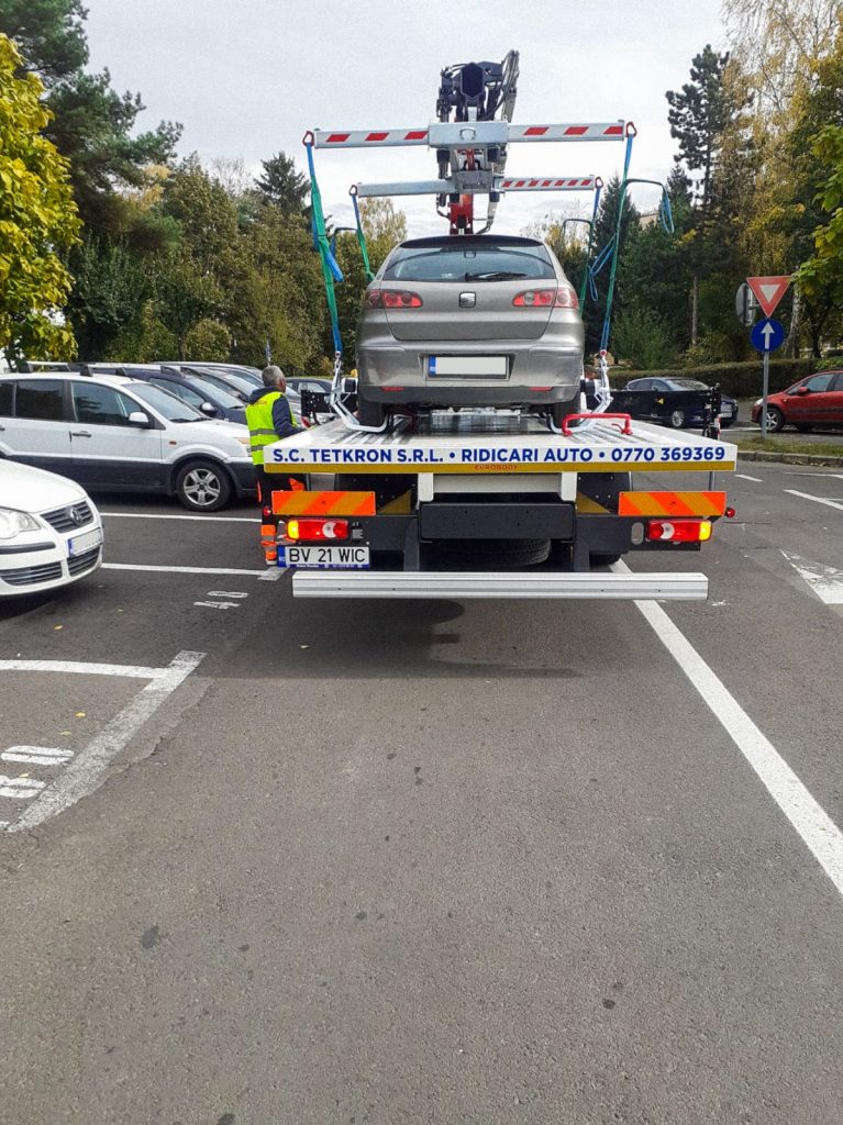 ridicare mașină parcată neregulamentar