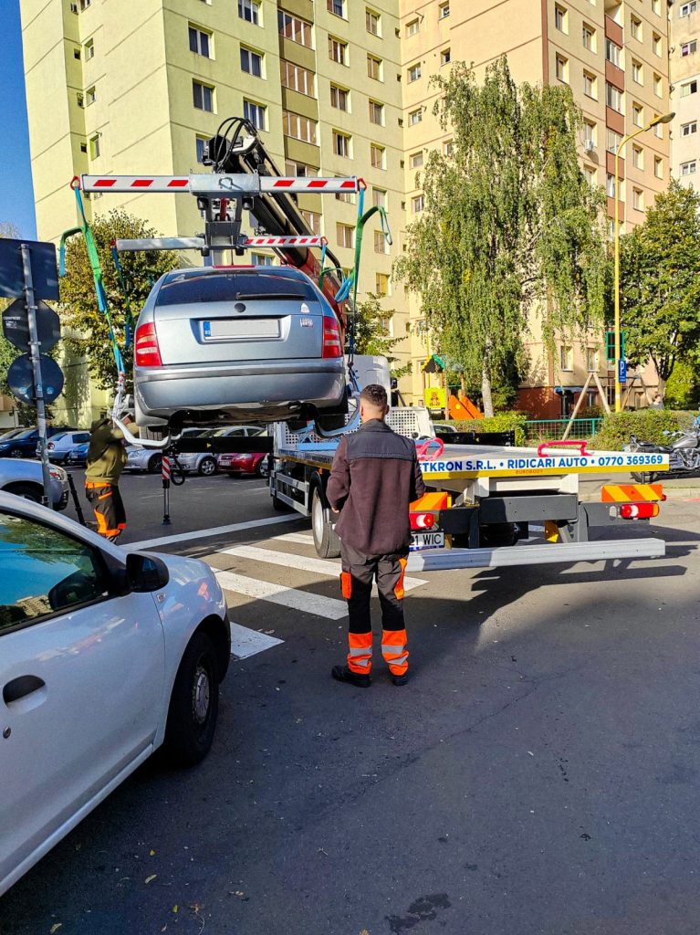 ridicare mașină parcată neregulamentar