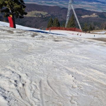 Sfârșit de sezon de schi în Postăvarul