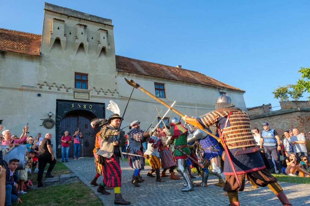 cetatuie-lupta-medievala