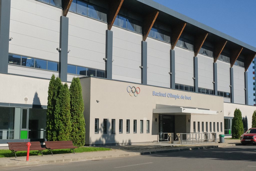bazin olimpic fatada