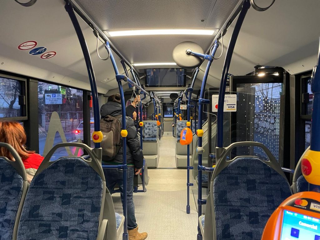 RATBV a pus în circulaţie 15 autobuze Mercedes Citaro de câte 18 metri / Pe ce linii sunt / Ce a spus primarul Scripcaru referitor la transportul în comun din Brașov 7 autobuz hibrid articulat Mercedes