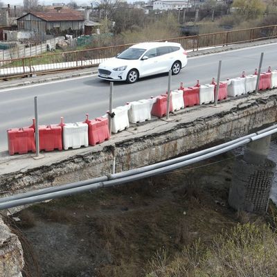 Lucrari_in_regim_de_urgenta_pe_podul_de_pe_Drumul_CET-ului