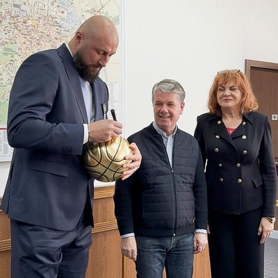 Federatia_Romana_de_Baschet,_printre_primele_federatii_interesate_sa_programeze,_incepand_cu_2026,_competitii_internationale_la_Sala_Polivalenta_din_Brasov