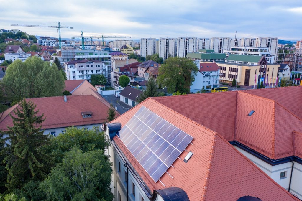 panouri-fotovoltaice-scoli