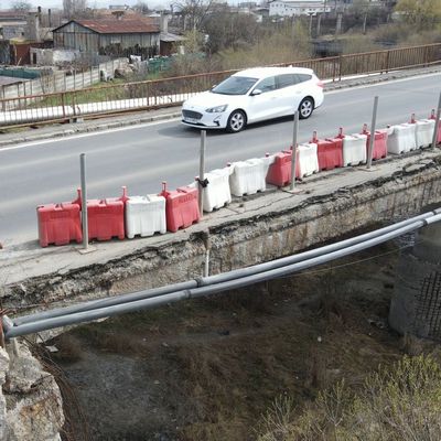 Încep lucrările de demolare a podului de pe Drumul CET-ului