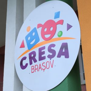 1300 de cereri pentru 680 de locuri disponibile în creșele brașovene. Municipalitatea va solicita Inspectoratului Școlar Județean suplimentarea cu încă 205 locuri