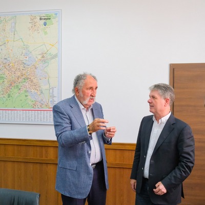 Un patinoar, care include și o sală de judo și una de scrimă, o grădiniță sportivă și un spital pentru copii bolnavi de cancer – obiectivele de investiții ale lui Ion Țiriac în municipiul Brașov