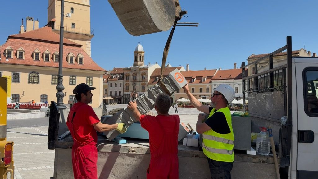 Amplasare bornă Via Transilvanica în Piața Sfatului