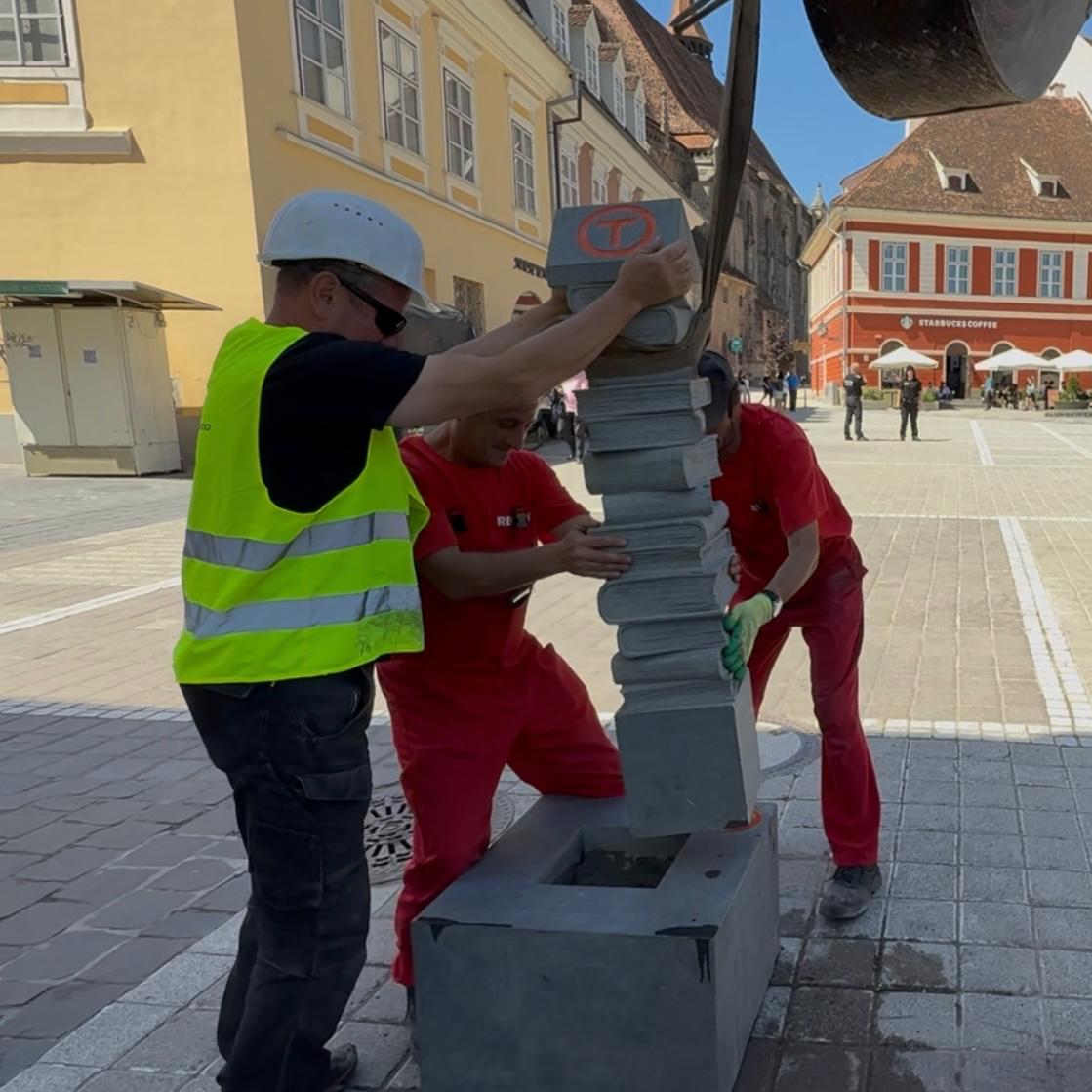 De astăzi, Via Transilvanica începe și din Piața Sfatului