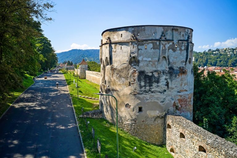 Consolidarea, protecţia şi conservarea clădirilor din zona istorică, a monumentelor istorice şi clădirilor de patrimoniu - Bastionul Postăvarilor