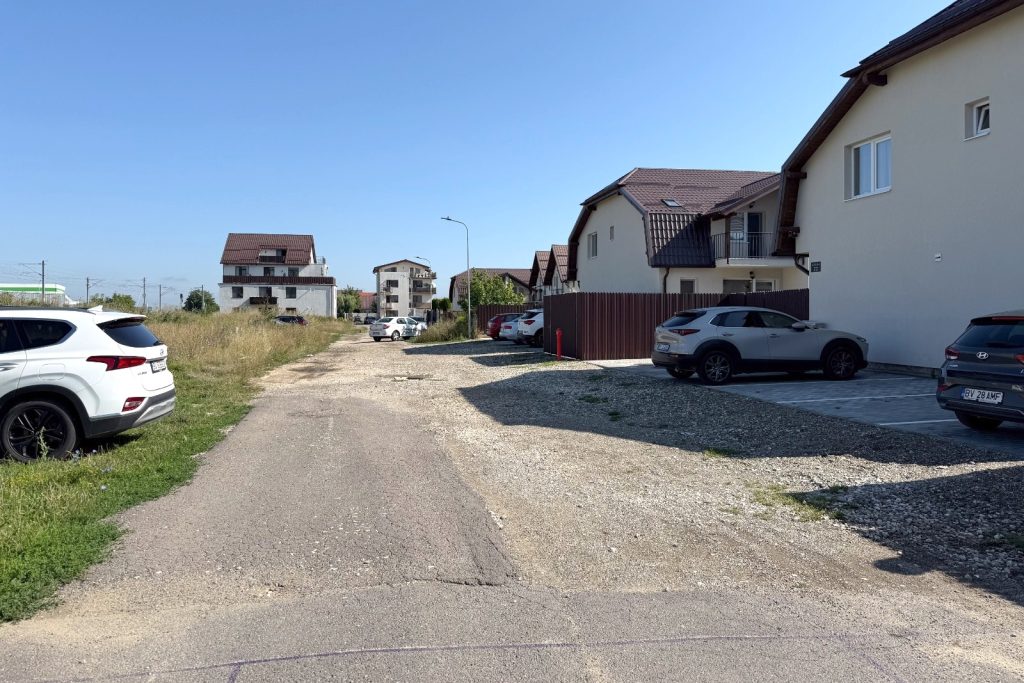 Tractorul - zonă fără străzi și trotuare