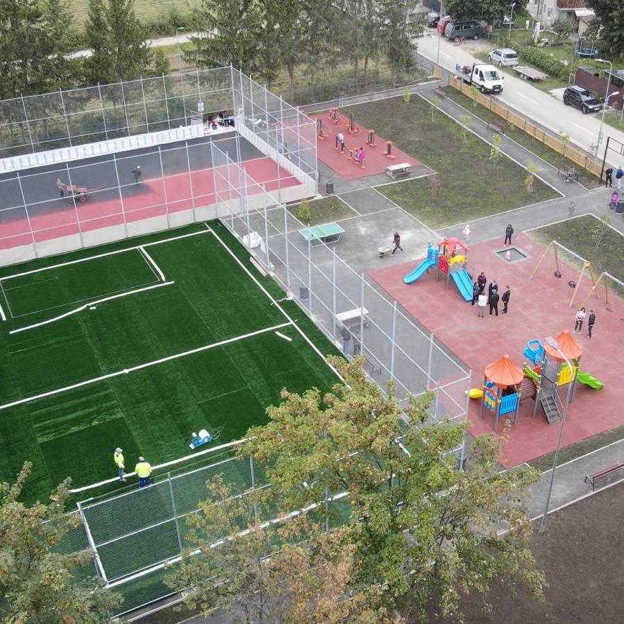 ,,In_cateva_zile_vom_deschide_un_nou_parc,_pe_str._Fundatura_Harmanului,_unde_copiii,_parintii_si_bunicii_se_vor_putea_relaxa,_vor_putea_face_sport,_iar_cei_mici_se_vor_bucura_de_noul_loc_de_joaca"