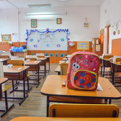 Programul „Primul Ghiozdan” continuă și în anul școlar 2025–2026 pentru elevii din clasa pregătitoare