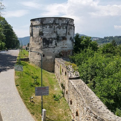 Încep lucrările de restaurare a Bastionului Postăvarilor