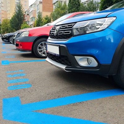 2.400 de lei/an – cel mai mare tarif oferit în prima săptămână de licitații pentru locuri de parcare în cartierul Florilor