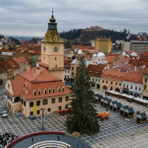 „Bradul de Crăciun din Piața Sfatului va avea 200.000 de beculețe și 5.000 de globuri“