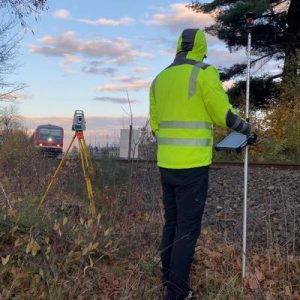 Proiectul trenului metropolitan a ajuns în faza ridicărilor topografice și a studiilor geotehnice pentru viitoarele peroane