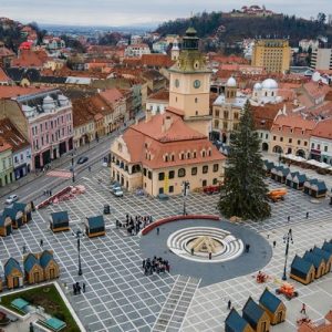 „Vrei să te bucuri de luminițele Crăciunului? Vino cu autobuzul sau troleibuzul, iar noi vom avea grijă să fie cât mai multe!“