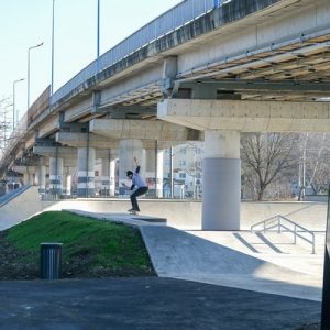 Cel mai modern complex dedicat sporturilor urbane din România, Skatepark-ul de la pasajul Fartec, s-a deschis astăzi