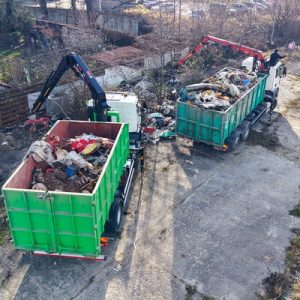 Am început curățenia la fostul ștrand de la Noua