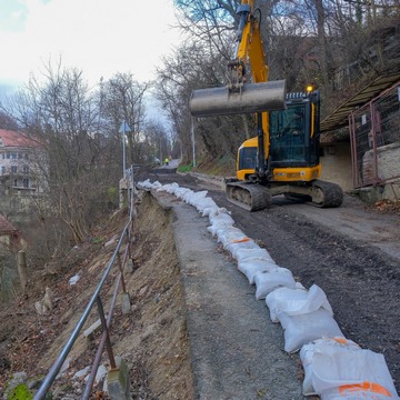 Au început lucrările de consolidare a străzii Cibinului