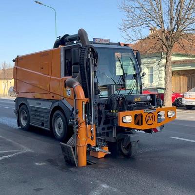 De la curățarea manuală a 35 de guri de scurgere pe săptămână, la 35 pe zi, cu noul utilaj achiziționat de Compania Apa