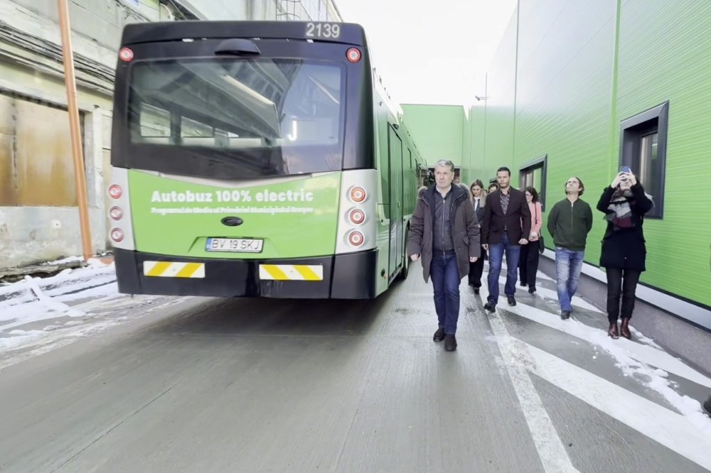 primarul g scripcaru in timpul vizitei de lucru la RATBV