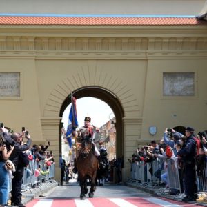 Junii Brașovului au coborât în Cetate