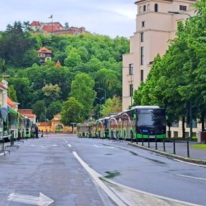 ,,Vrei să îi întâmpini pe Juni relaxat și cu bucurie? Vino cu transportul în comun!”