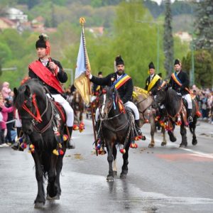 Junii se pregătesc să coboare în cetate