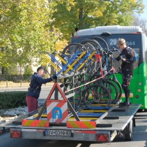 Vești bune pentru mountain bikeri: de sâmbătă reluăm transportul gratuit al bicicletelor în Poiana Brașov!