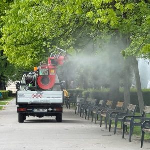 A început o nouă campanie de tratamente împotriva căpușelor și de dezinsecție în municipiul Brașov