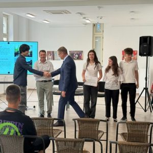 Tinerii din Brașov contribuie la soluții inovatoare pentru adaptarea la schimbările climatice și regenerare urbană.