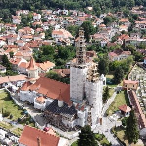 Lucrările de restaurare a Bisericii Sfântul Nicolae din Șcheii Brașovului avansează