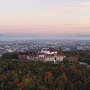 Continuăm lucrările pentru a opri degradarea Cetățuii de pe Dealul Straja